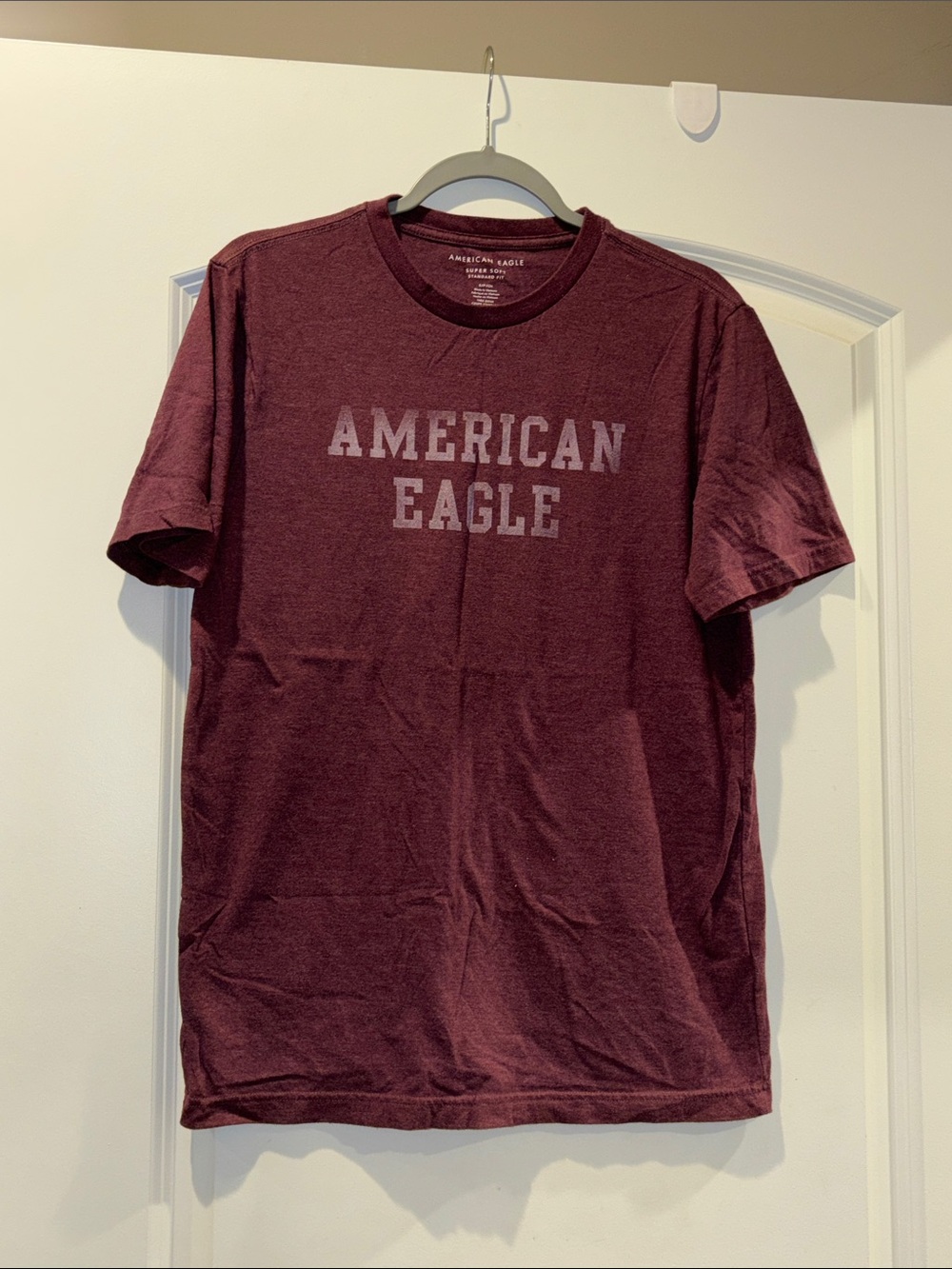 American Eagle Outfitters Men's Burgundy Logo Crewneck Tee